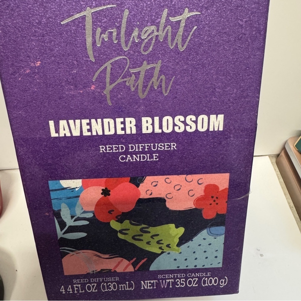 Twilight Path Reed Diffuser Lavender Reed Diffuser Scented & Candle - Picture 4 of 4